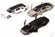 Kumar Toys Kinsmart Die-Cast Metal 1999 Lincoln Town Limousine Car ,Multicolor